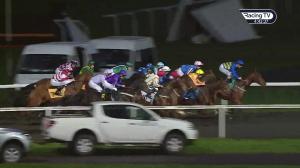Video preview image for Kempton Park 16:40 - Bet At racingtv.com Handicap (6)