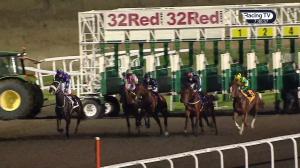 Video preview image for Kempton Park 19:40 - 32Red Handicap (3)
