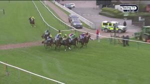 Video preview image for Warwick 14:55 - Start Your RacingTV Free Trial Now Handicap Chase (4)