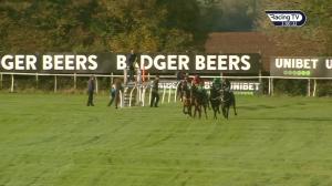 Video preview image for Wincanton 15:00 - Unibet Elite Hurdle (Grade 2) (1)
