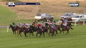 Video preview image for Kempton Park 14:05 - Happy Birthday David Jones Handicap Chase (3)