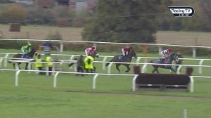Video preview image for Taunton 14:35 - Michael Spiers Novices' Chase (4)