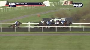 Video preview image for Kempton Park 13:50 - British EBF Matchbook Future Stayers Novice Stakes (Sire and Dam Restricted) (4)