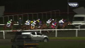 Video preview image for Kempton Park 17:40 - 100% Profit Boost At 32redsport.com Novice Median Auction Stakes (6)