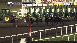 Video preview image for Kempton Park 19:10 - 32red.com Handicap (4)