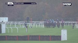 Video preview image for Kempton Park 14:35 - racingtv.com Handicap Chase (Qualifier) (3)