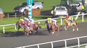 Video preview image for Kempton Park 19:10 - 32red.com Handicap (4)