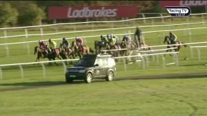 Video preview image for Newbury 13:50 - Get Your Ladbrokes £1 Free Bet Today Handicap Chase (2)