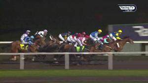 Video preview image for Kempton Park 17:00 - 32Red On The App Store Nursery Handicap (6)