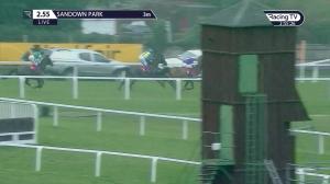 Video preview image for Sandown Park 14:55 - Sandown Park Amateur Riders' Handicap Chase (3)