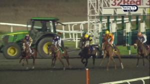 Video preview image for Kempton Park 18:15 - 32Red On The App Store Novice Stakes (5)