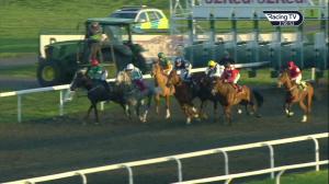 Video preview image for Kempton Park 15:50 - 32red/EBF Handicap (4)