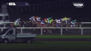 Video preview image for Kempton Park 19:30 - 32red.com Handicap (4)