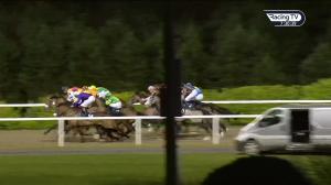 Video preview image for Dundalk 19:30 - Crowne Plaza Hotel Race & Stay Apprentice Maiden