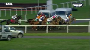 Video preview image for Kempton Park 16:45 - 32Red On The App Store Maiden Stakes (5) (Div 1)