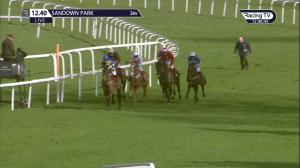 Video preview image for Sandown Park 12:40 - Betway Novices' Hurdle (Qualifier) (3)