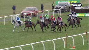 Video preview image for Musselburgh 13:31 - Bet365 Auld Yin Conditional Jockeys' Veterans' Handicap Chase (Qualifier) (3)