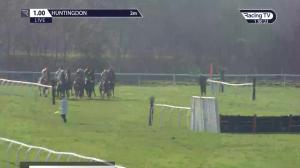Video preview image for Huntingdon 13:00 - Betway Novices' Handicap Hurdle (5)