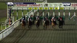 Video preview image for Kempton Park 19:30 - 32Red Handicap (3)