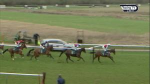 Video preview image for Warwick 14:00 - Racing Post Juvenile Hurdle (4)