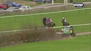 Video preview image for Warwick 16:10 - Watch Irish Racing On RacingTV Mares' Handicap Chase (Qualifier) (3)