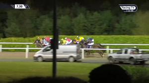 Video preview image for Dundalk 19:30 - Love Your Mum At The Races 20th & 21st March Handicap 