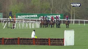 Video preview image for Kempton Park 15:50 - Paddy's Rewards Club Novices' Hurdle (4)