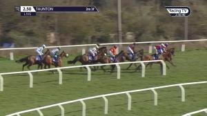 Video preview image for Taunton 14:50 - Watch On Racing TV Novices' Hurdle (4)