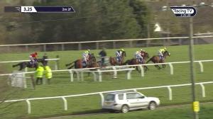 Video preview image for Taunton 15:25 - Every Race Live On Racing TV Novices' Handicap Chase (4)
