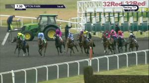 Video preview image for Kempton Park 19:30 - Unibet Extra Place Offers Every Day Handicap (5)