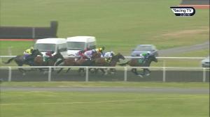 Video preview image for Kempton Park 14:15 - Unibet 3 Uniboosts A Day Maiden Stakes (5) (Div 2)