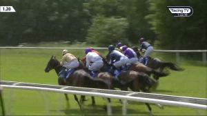 Video preview image for Pontefract 13:20 - Mam and Dad Reunited Love Team Wood Handicap (2)