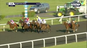 Video preview image for Kempton Park 19:25 - Unibet June Casino Free Spin Festival Handicap (4)