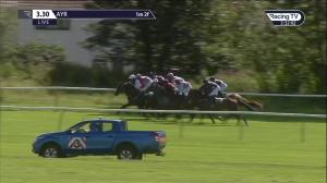 Video preview image for Ayr 15:30 - Qts Sponsor The Ayr Gold Cup Handicap (3)