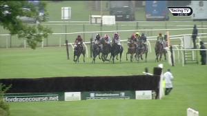 Video preview image for Stratford-on-Avon 14:05 - Watch On Racing TV Novices' Handicap Chase (5)