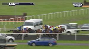 Video preview image for Kempton Park 16:55 - Try Our New Runner Boost At Unibet Fillies' Novice Auction Stakes (5)