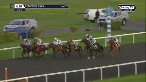 Video preview image for Kempton Park 18:30 - Unibet Casino Deposit £10 Get £40 Bonus Fillies' Novice Stakes (5)