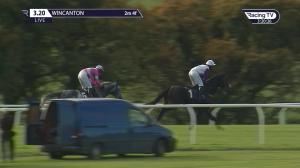 Video preview image for Wincanton 15:20 - Bet At racingtv.com Novices' Hurdle (4)