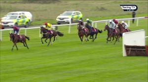 Video preview image for Kempton Park 13:45 - Racing TV Novices' Handicap Chase (4)