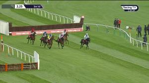 Video preview image for Cheltenham 14:25 - Matchbook Better Way To Bet Novices' Chase (2)