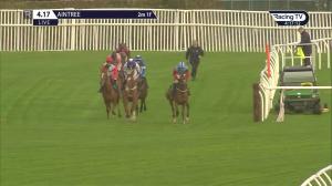 Video preview image for Aintree 16:17 - Visit racingtv.com EBF Mares' Standard Open National Hunt Flat (4)