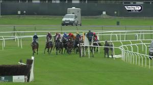 Video preview image for Stratford-on-Avon 16:06 - Stratford Racecourse Handicap Hurdle (5)