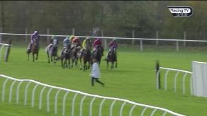 Video preview image for Huntingdon 12:15 - Download The Mansionbet App Claiming Hurdle (5)