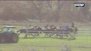 Video preview image for Huntingdon 13:18 - mansionbet.com Mares' Novices' Hurdle (4)