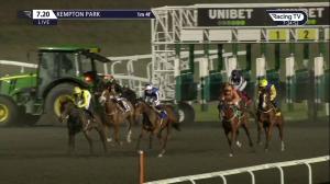 Video preview image for Kempton Park 19:20 - Unibet Extra Place Offers Every Day Handicap (3)