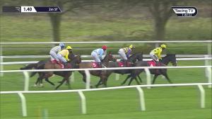 Video preview image for Kempton Park 13:40 - Wise Betting At racingtv.com Novices' Hurdle (4)