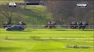 Video preview image for Wincanton 14:12 - Racing TV HD On Sky 426 Handicap Chase (4)