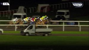 Video preview image for Kempton Park 19:10 - Unibet Casino Deposit £10 Get £40 Bonus Handicap (5) (Div 2)
