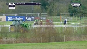 Video preview image for Huntingdon 15:05 - Fitzdares Racing Sportsbook Of The Year Handicap Chase (5)