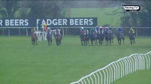 Video preview image for Wincanton 15:50 - Get Daily Tips At racingtv.com Standard Open National Hunt Flat (5)